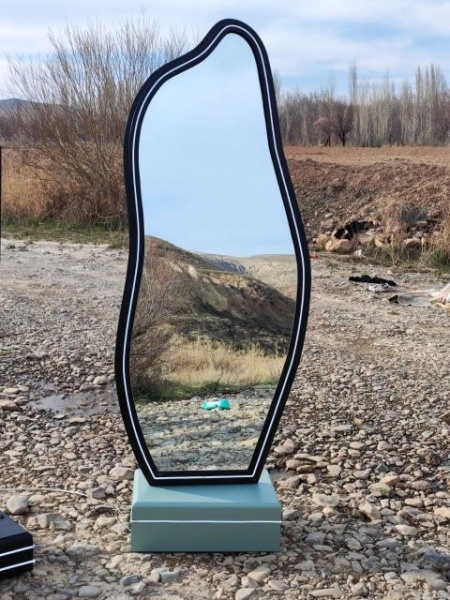 آینه قدی دفرمه