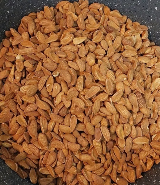 فروش انواع مغز بادام